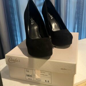 Black heels size 8.5